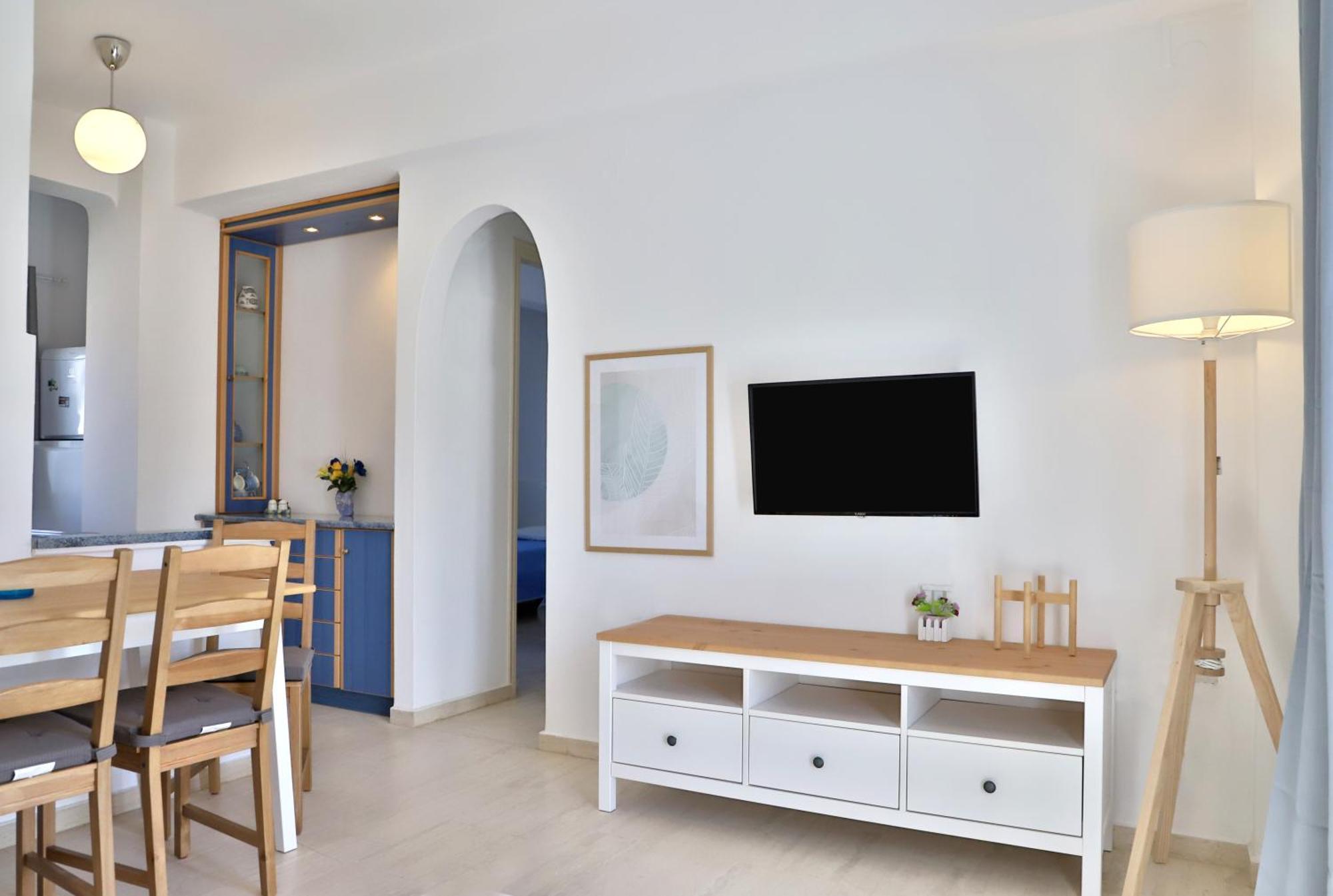 Helios Studios & Apartments Makrýgialos 외부 사진