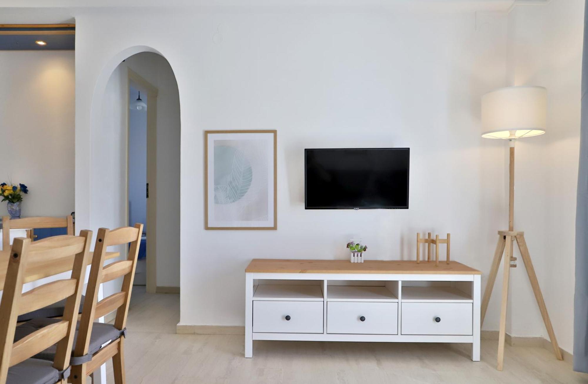 Helios Studios & Apartments Makrýgialos 외부 사진