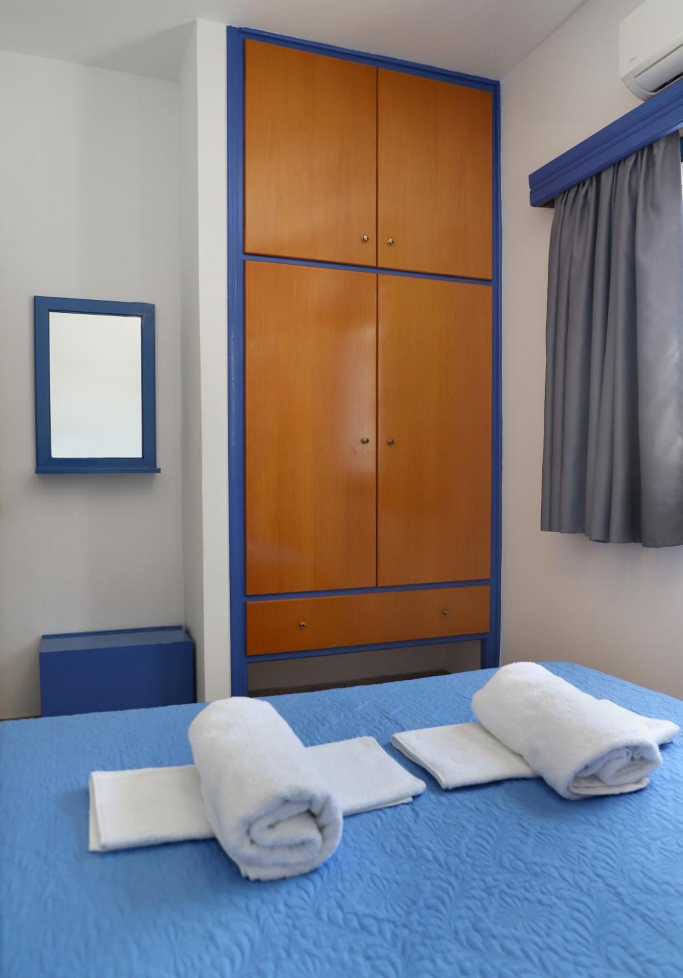 Helios Studios & Apartments Makrýgialos 외부 사진
