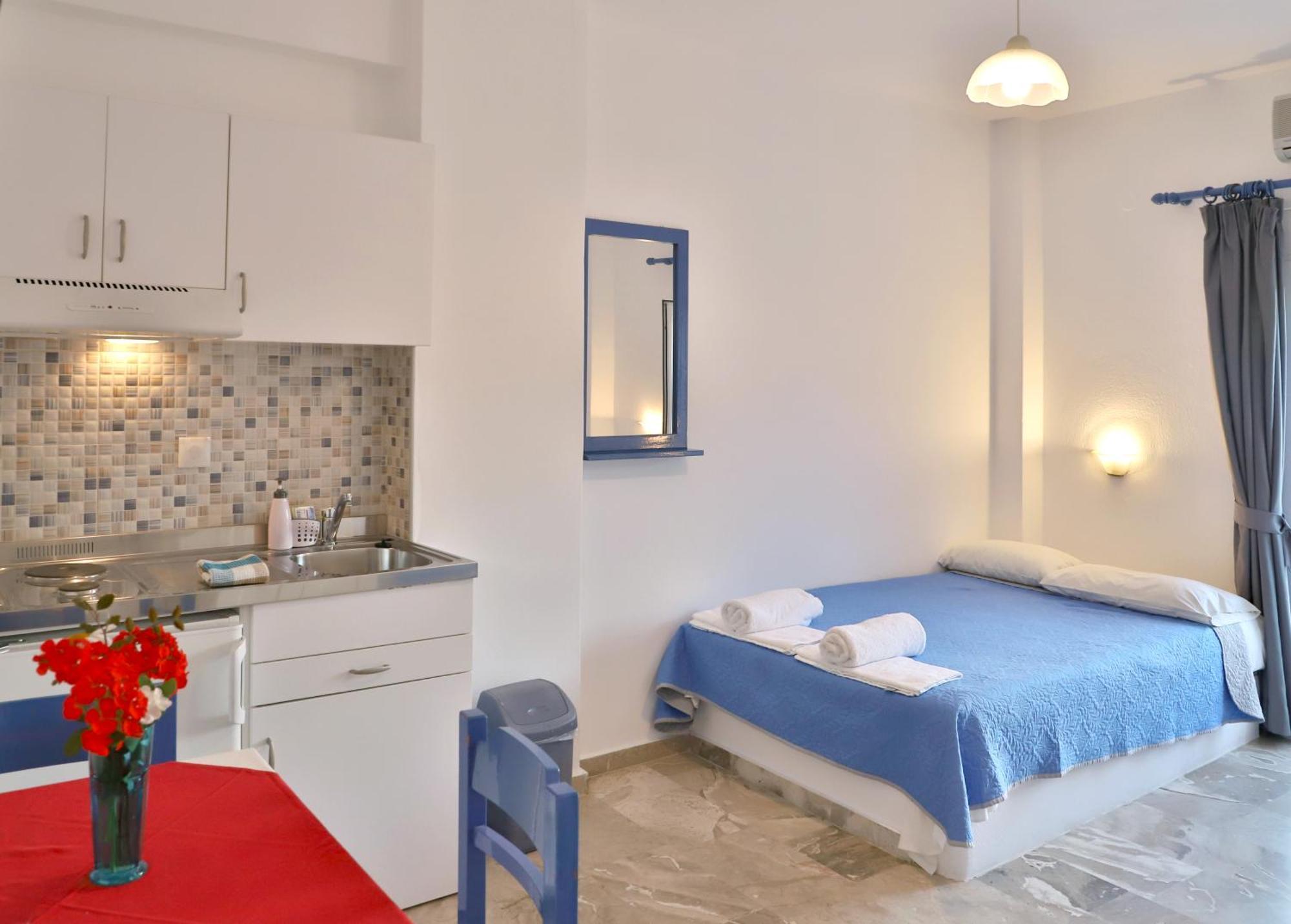 Helios Studios & Apartments Makrýgialos 외부 사진