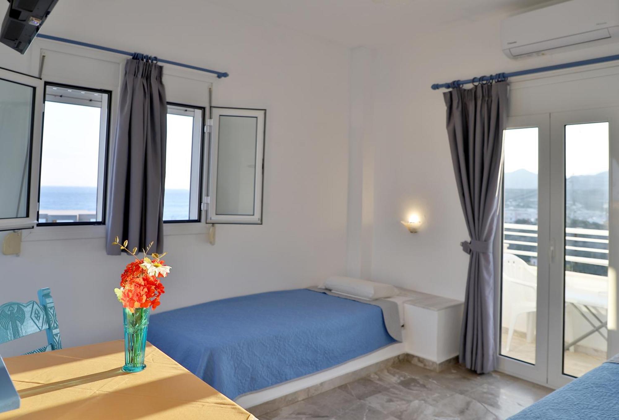 Helios Studios & Apartments Makrýgialos 외부 사진