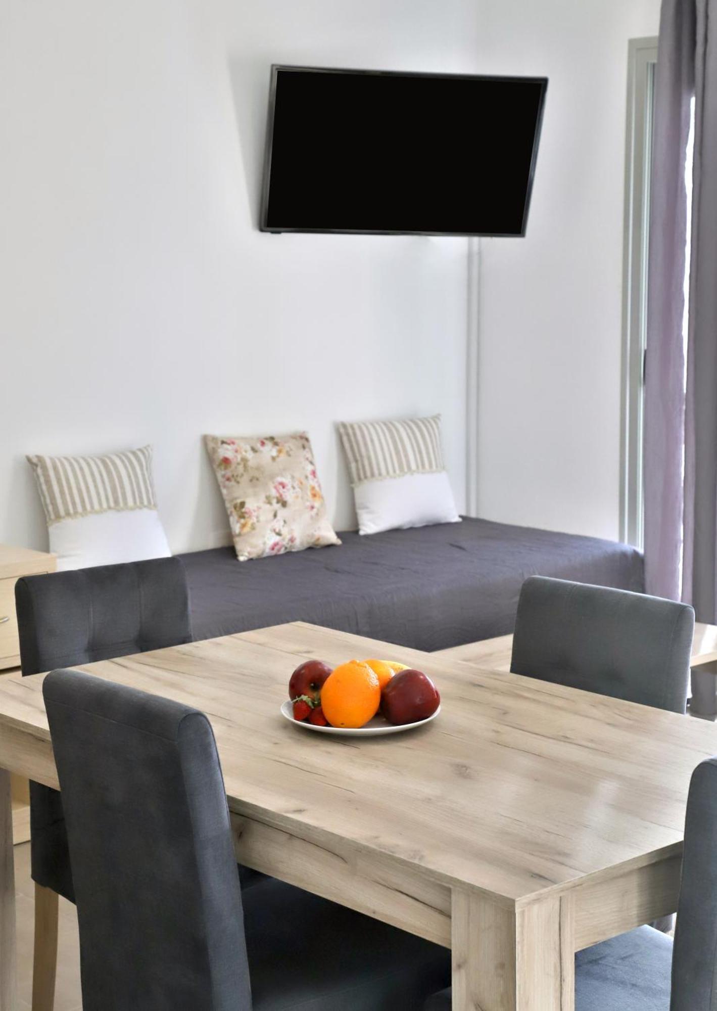 Helios Studios & Apartments Makrýgialos 외부 사진