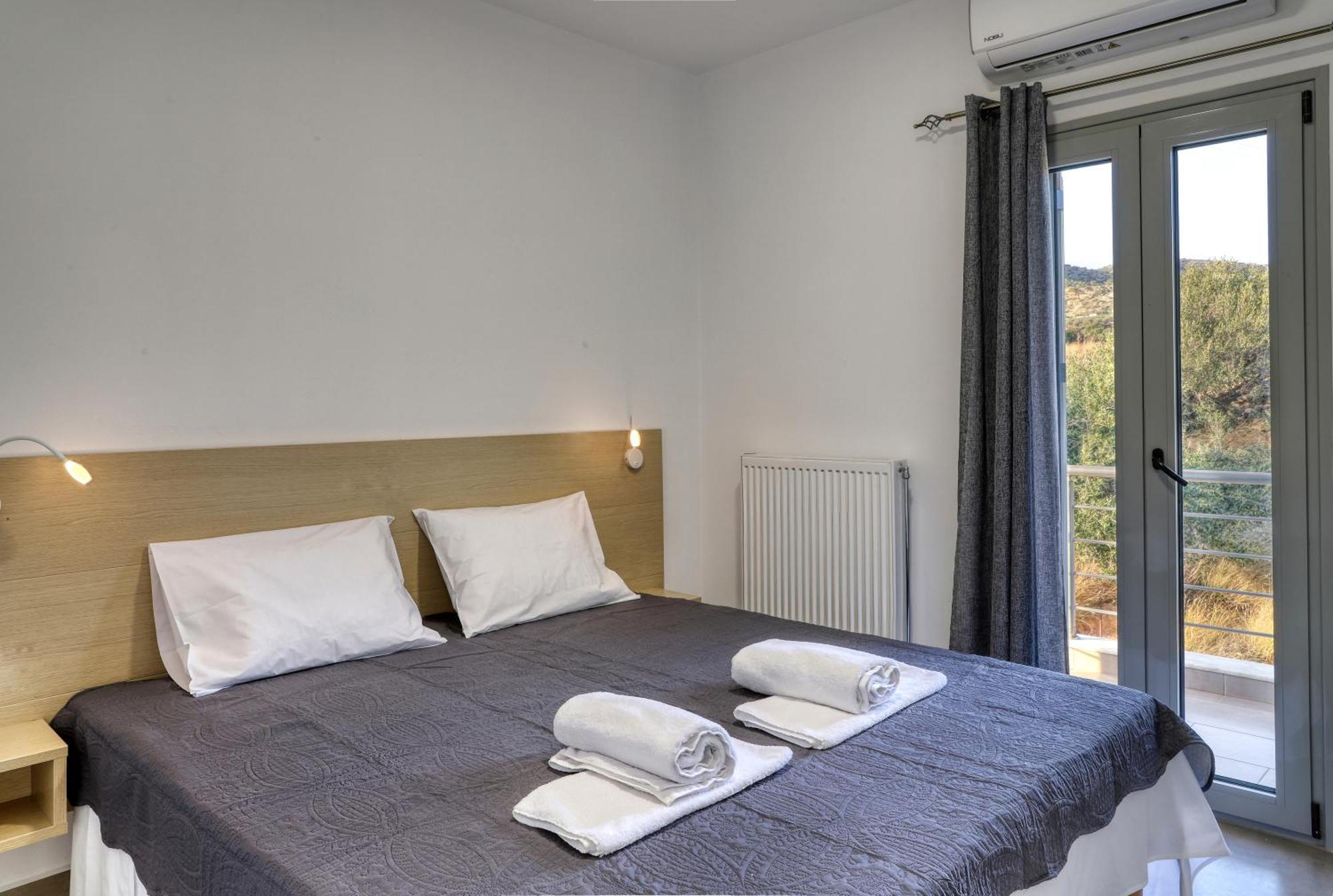 Helios Studios & Apartments Makrýgialos 외부 사진