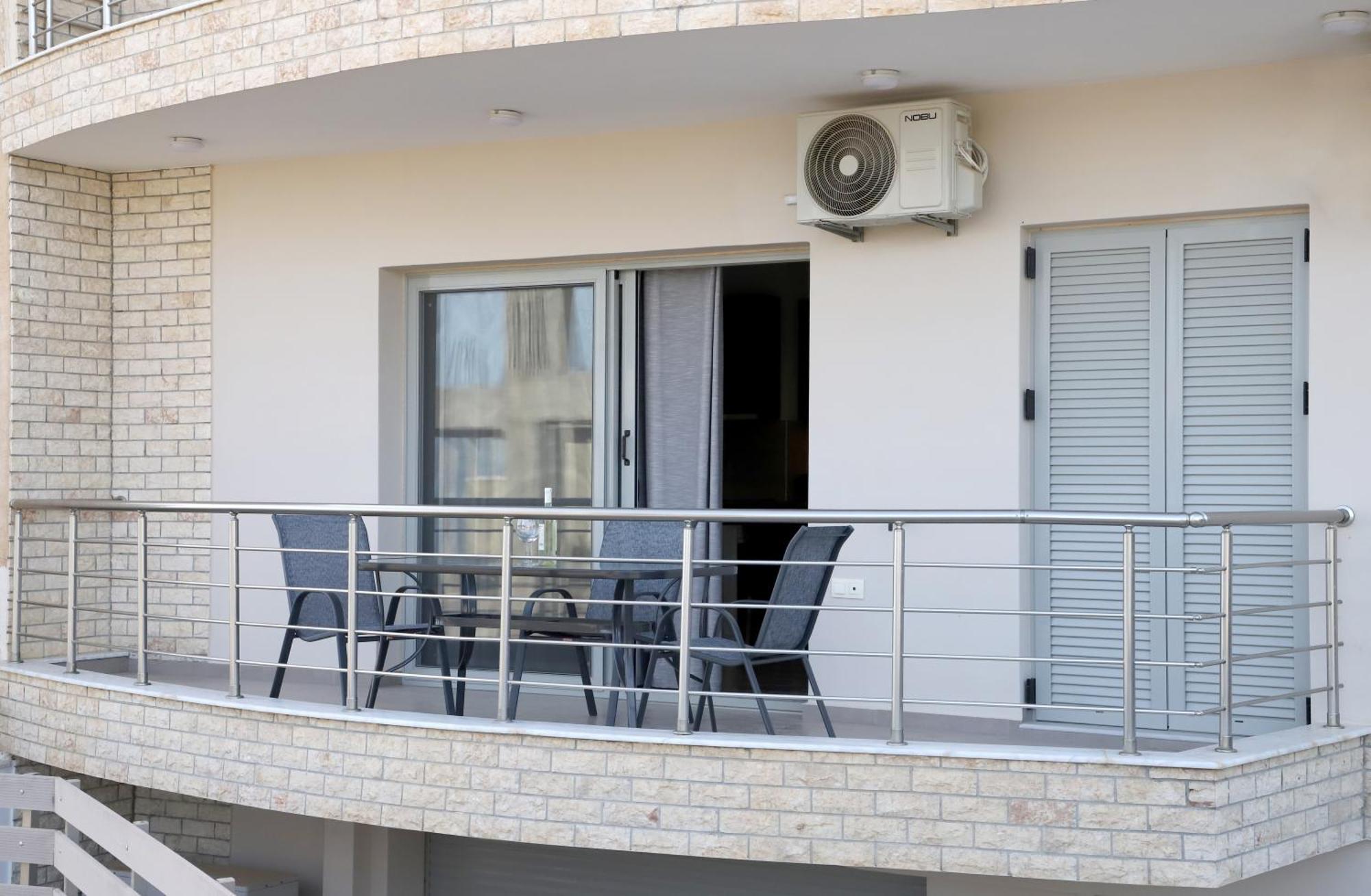 Helios Studios & Apartments Makrýgialos 외부 사진