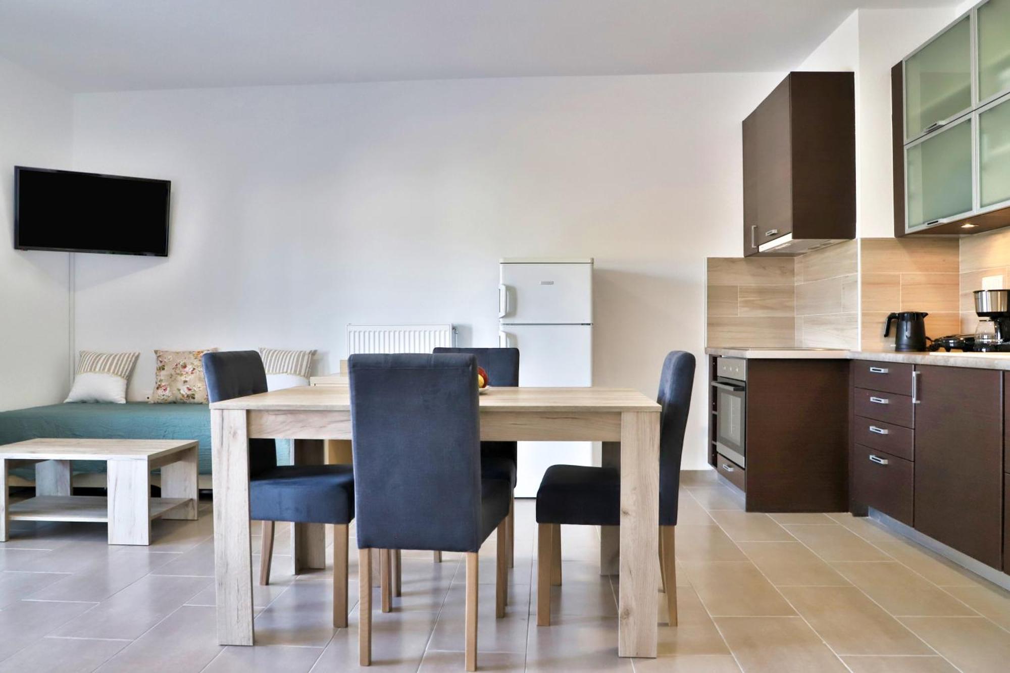 Helios Studios & Apartments Makrýgialos 외부 사진